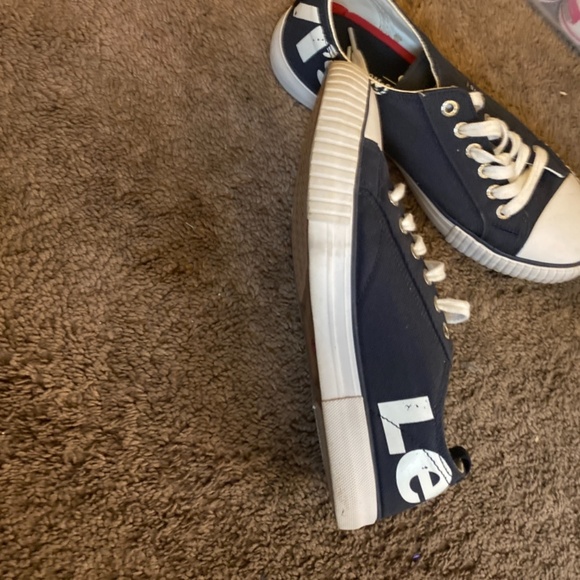 Levi’s Sneakers - Picture 3 of 4